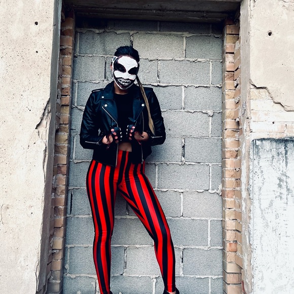 Red and Black Striped Leggings (M) - Picture 3 of 4